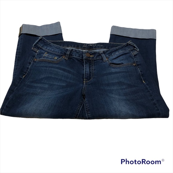 Curvy Fit New York & Company Crop Jeans Medium Blue Wash Hourglass Figure Size 4 - Picture 4 of 7